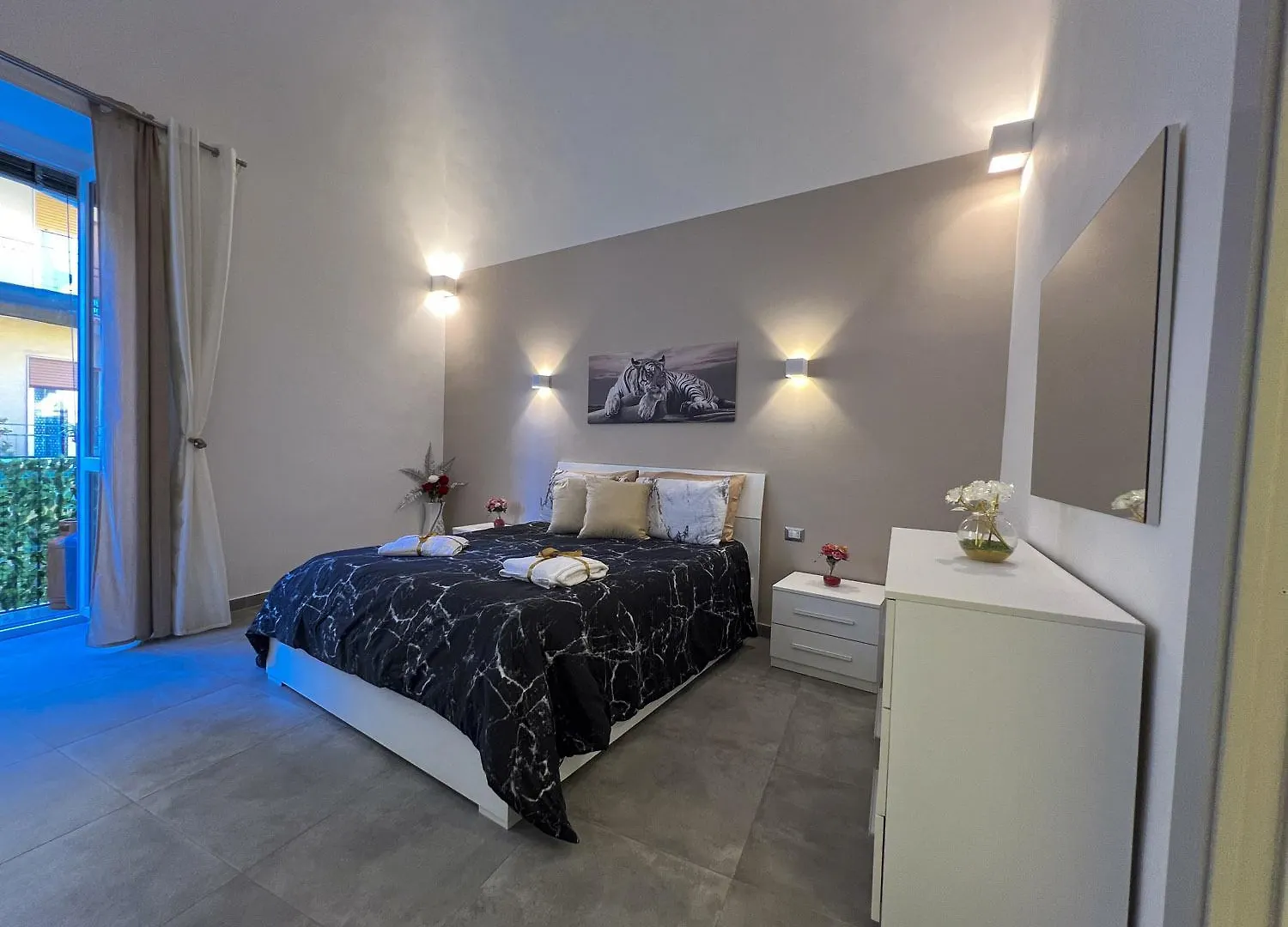 Leoscar Apartment In Catania Center Self Check-In Italy
